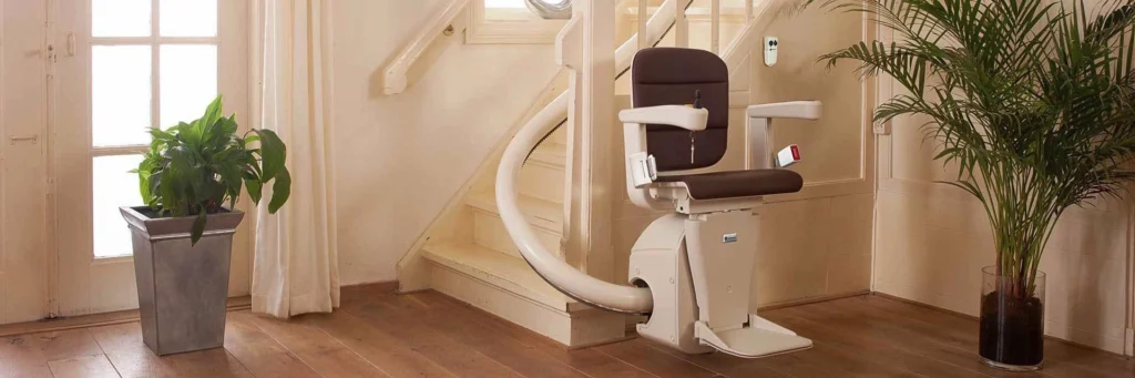 Kurven Treppenlift für gewendelte Treppen