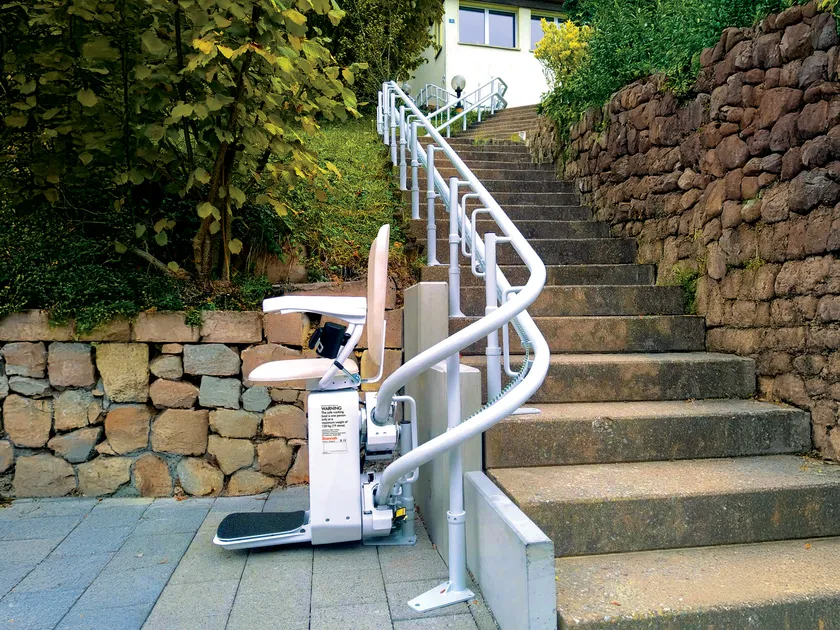 Treppenlift Außen Wetterfest für Garten