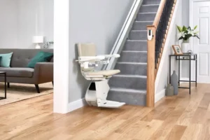 treppenlift sehr schmale treppe